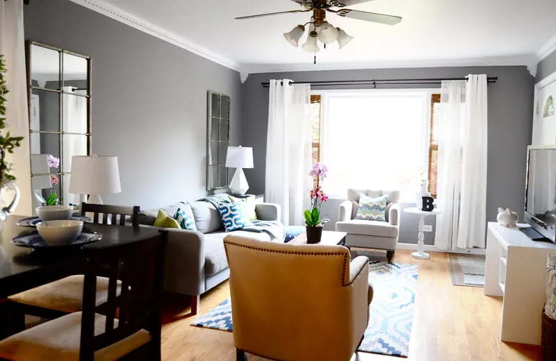 Salon installé dans le nouveau logement